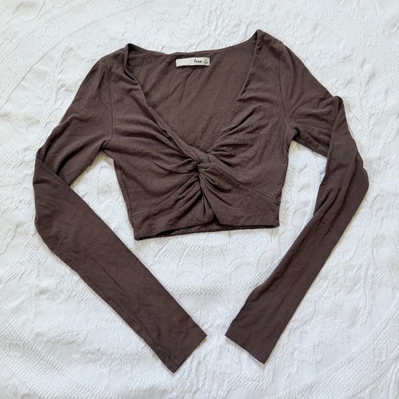 Aritzia Wilfred Free Twist Cropped Longsleeve - Picture 1 of 4